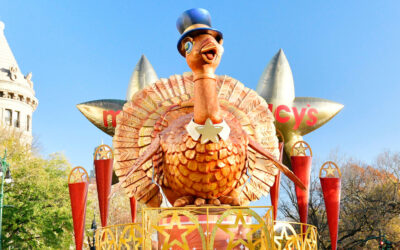 See Hoda make a grand entrance to the Macy’s Thanksgiving Day Parade on the iconic Tom Turkey float